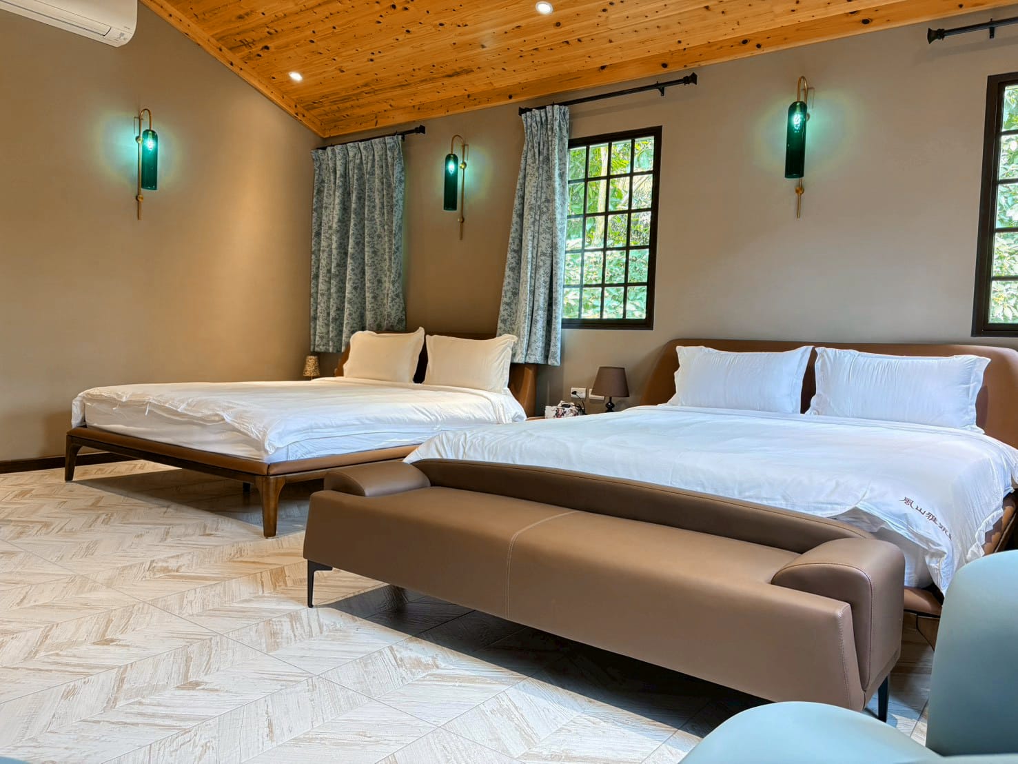 Canova 卡諾瓦四人房